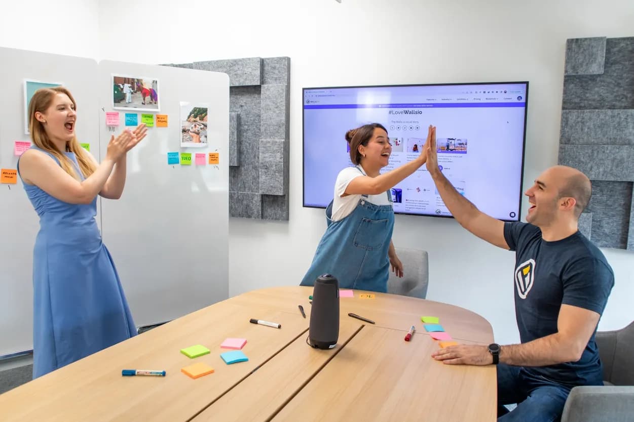 Team testing mobile app