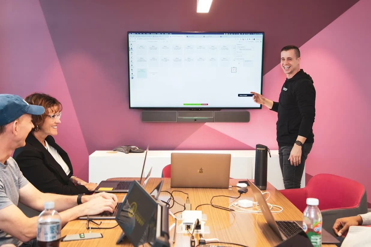 Team testing mobile app