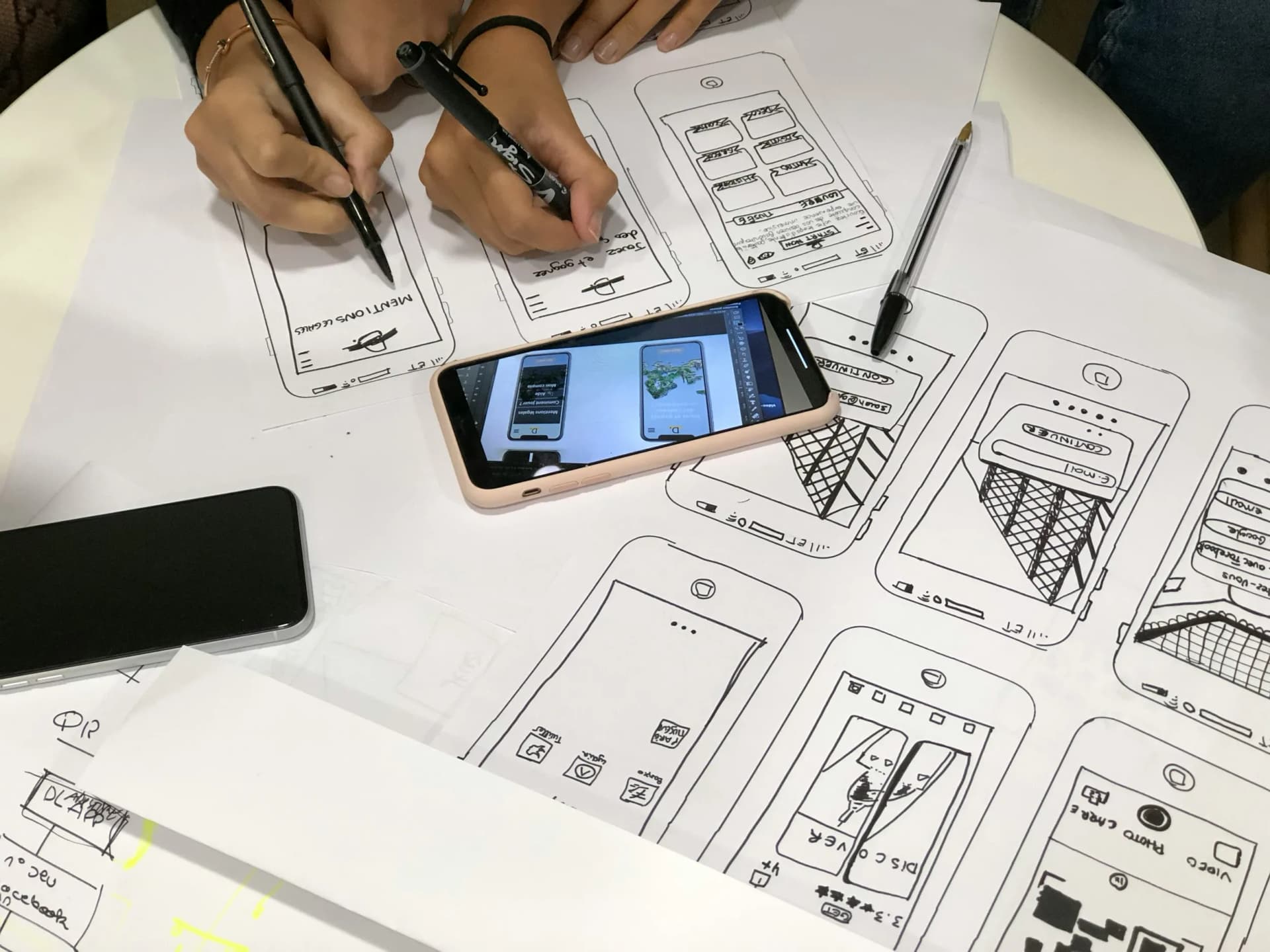 Team testing mobile app